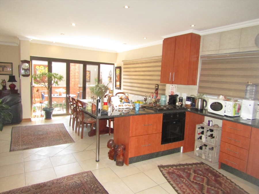 To Let 4 Bedroom Property for Rent in Rouxville Gauteng