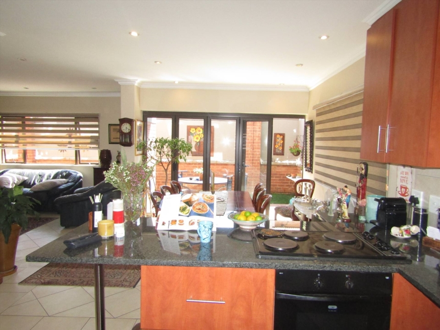 To Let 4 Bedroom Property for Rent in Rouxville Gauteng