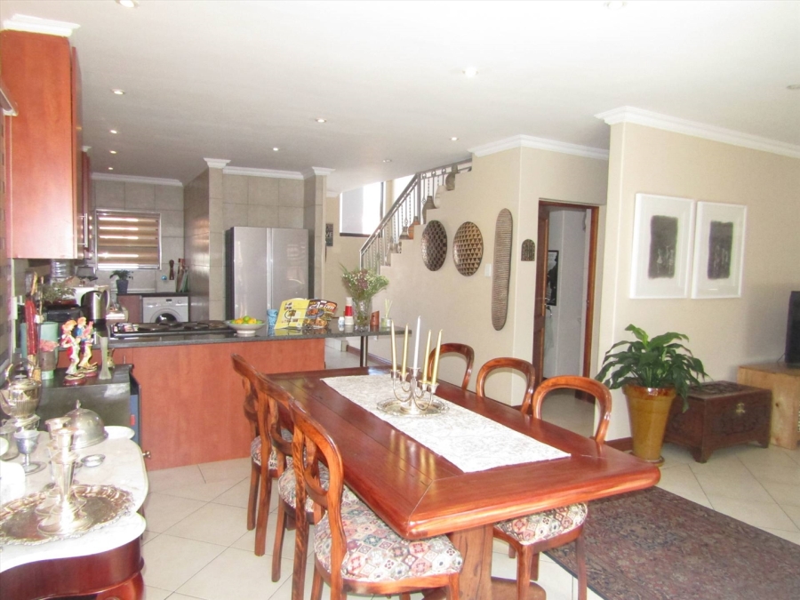 To Let 4 Bedroom Property for Rent in Rouxville Gauteng