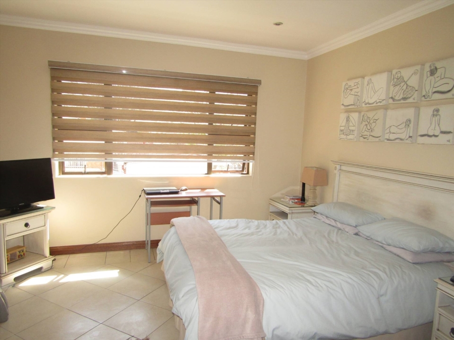 To Let 4 Bedroom Property for Rent in Rouxville Gauteng