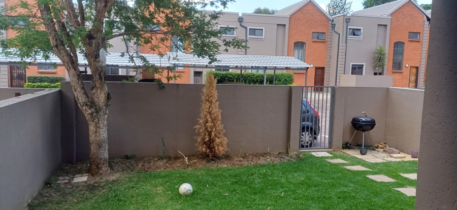 To Let 2 Bedroom Property for Rent in Cresta Gauteng