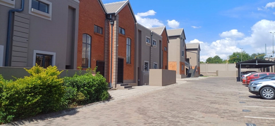 To Let 2 Bedroom Property for Rent in Cresta Gauteng