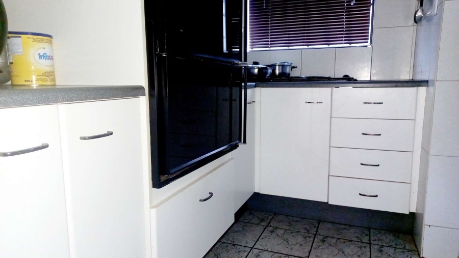 To Let 4 Bedroom Property for Rent in Norkem Park Gauteng