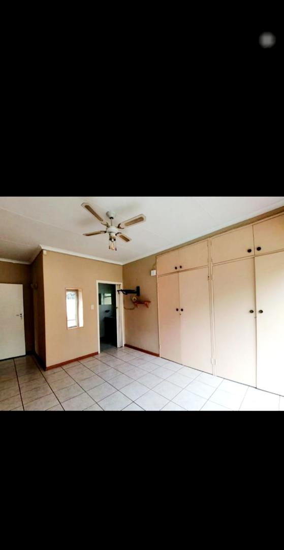 To Let 4 Bedroom Property for Rent in Norkem Park Gauteng