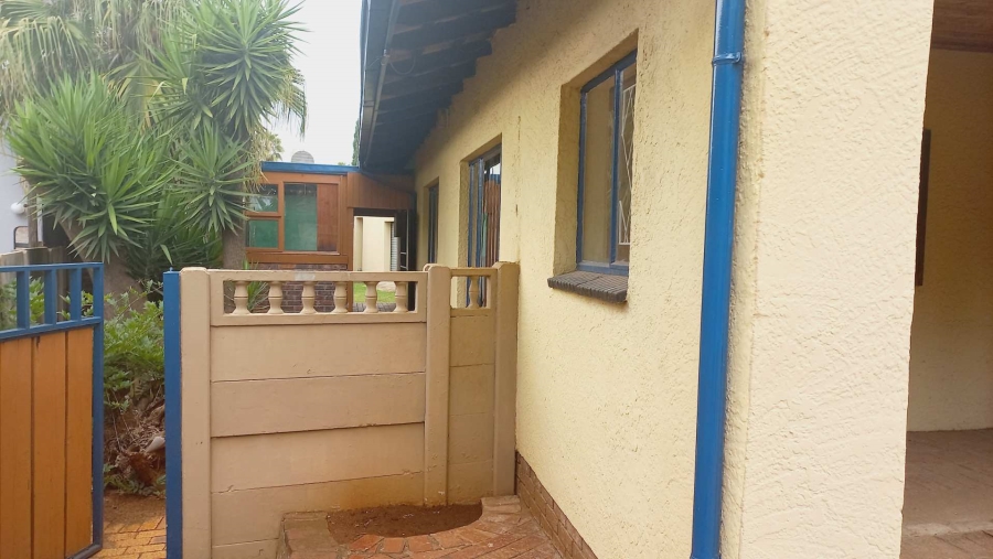 To Let 4 Bedroom Property for Rent in Norkem Park Gauteng