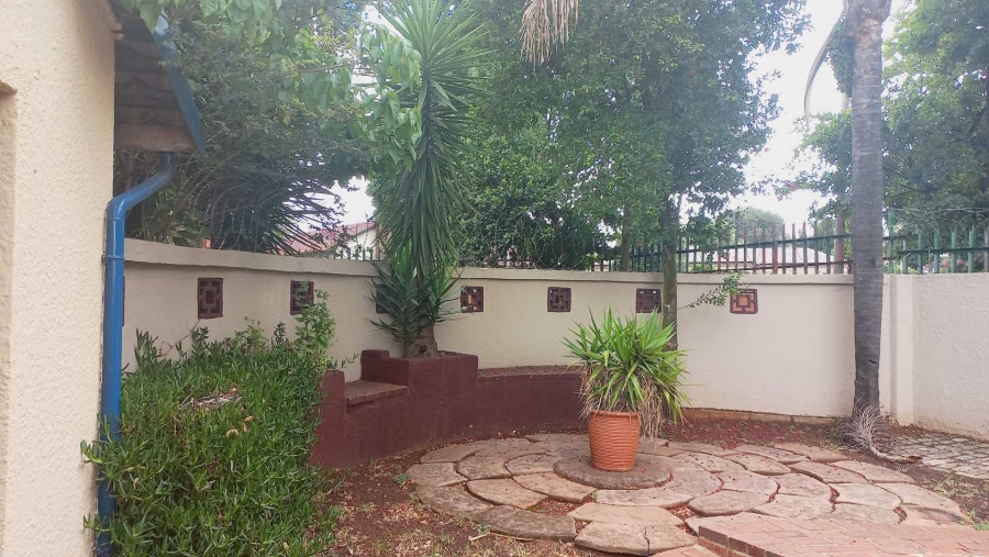 To Let 4 Bedroom Property for Rent in Norkem Park Gauteng