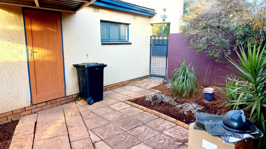 To Let 4 Bedroom Property for Rent in Norkem Park Gauteng