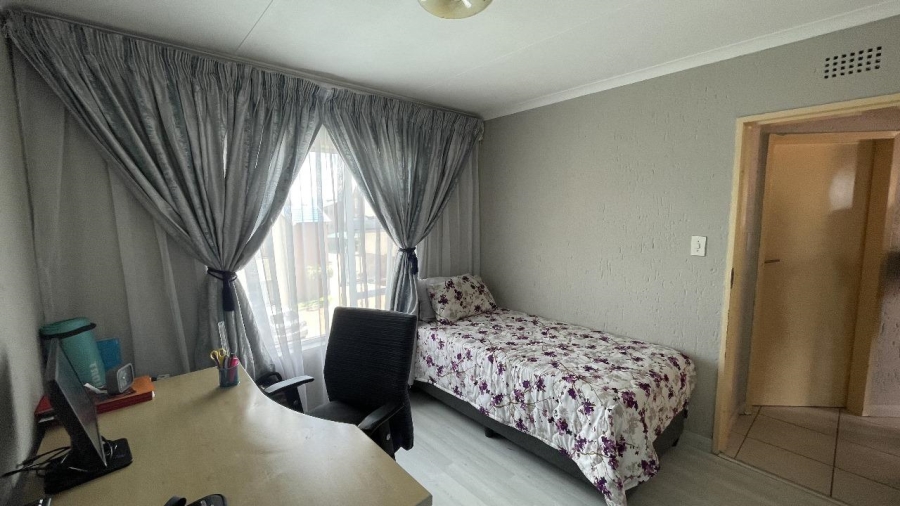 To Let 2 Bedroom Property for Rent in Winchester Hills Gauteng