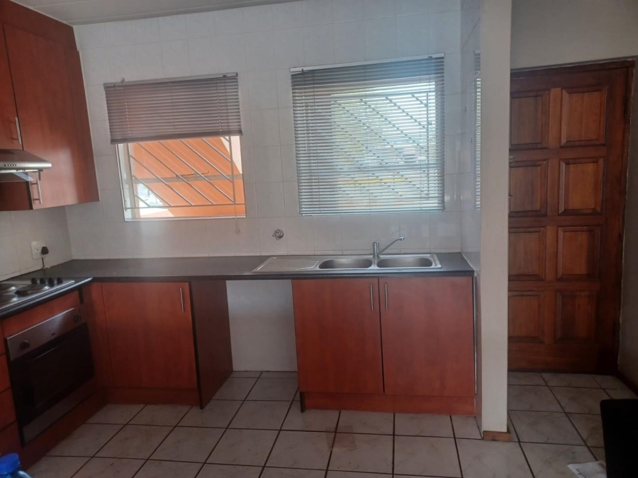 To Let 2 Bedroom Property for Rent in Randhart Gauteng