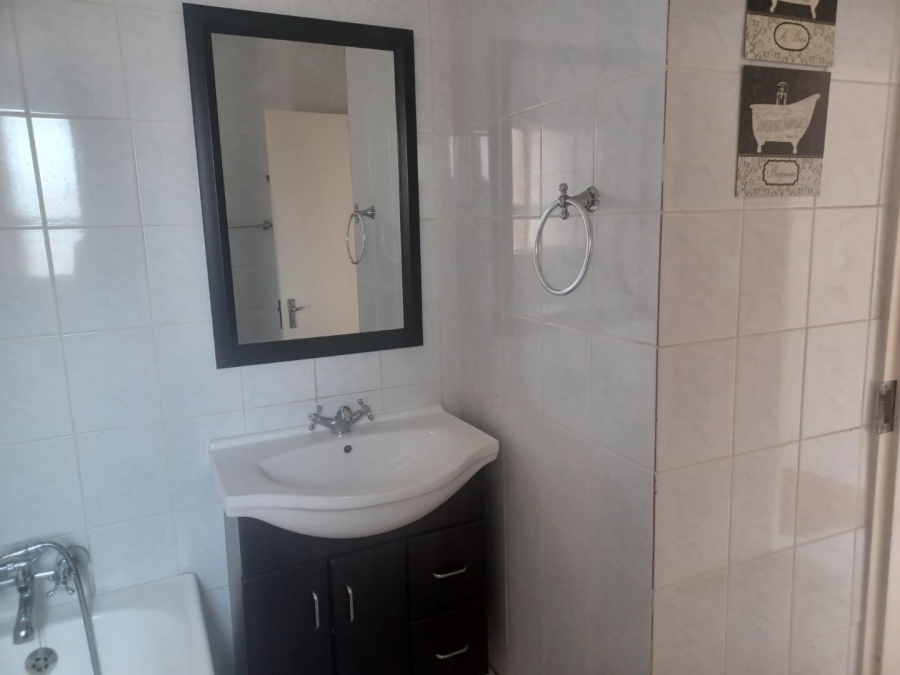 To Let 2 Bedroom Property for Rent in Randhart Gauteng