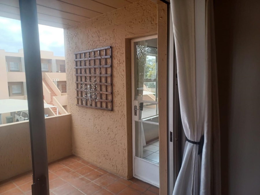 To Let 2 Bedroom Property for Rent in Randhart Gauteng