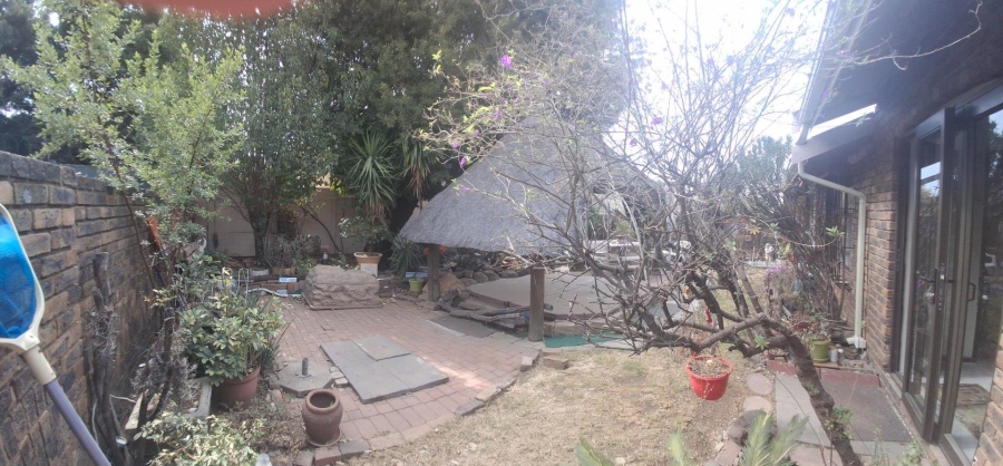 To Let 3 Bedroom Property for Rent in South Crest Gauteng