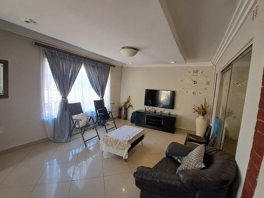 4 Bedroom Property for Sale in Glenvista Gauteng