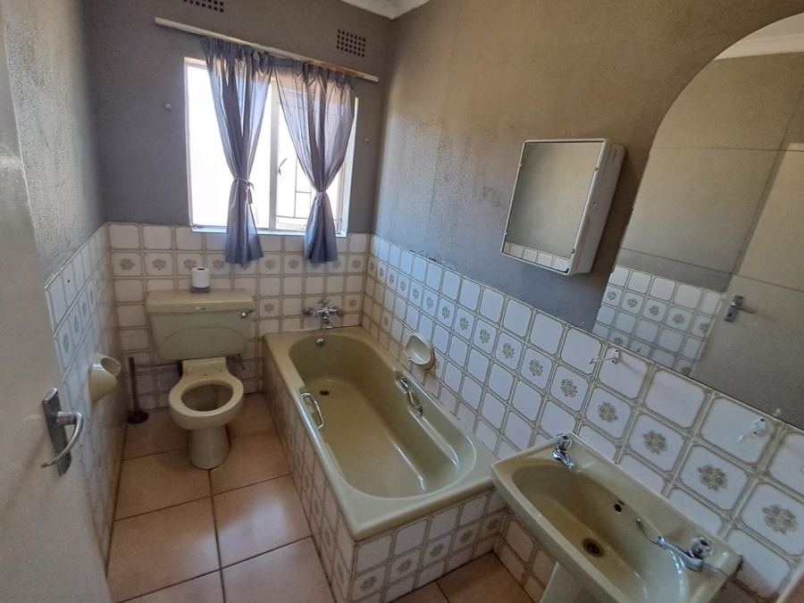 4 Bedroom Property for Sale in Glenvista Gauteng