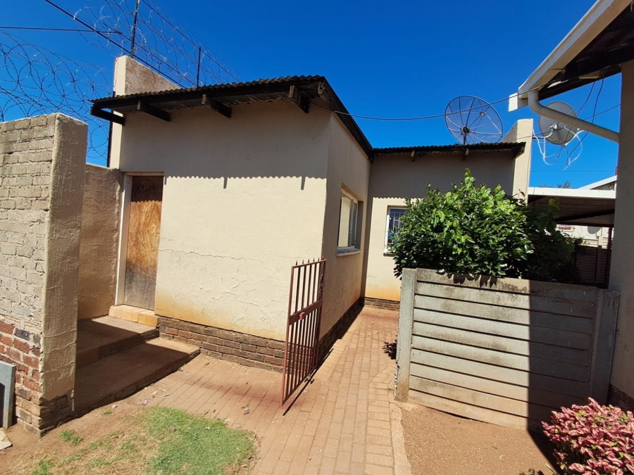 4 Bedroom Property for Sale in Glenvista Gauteng