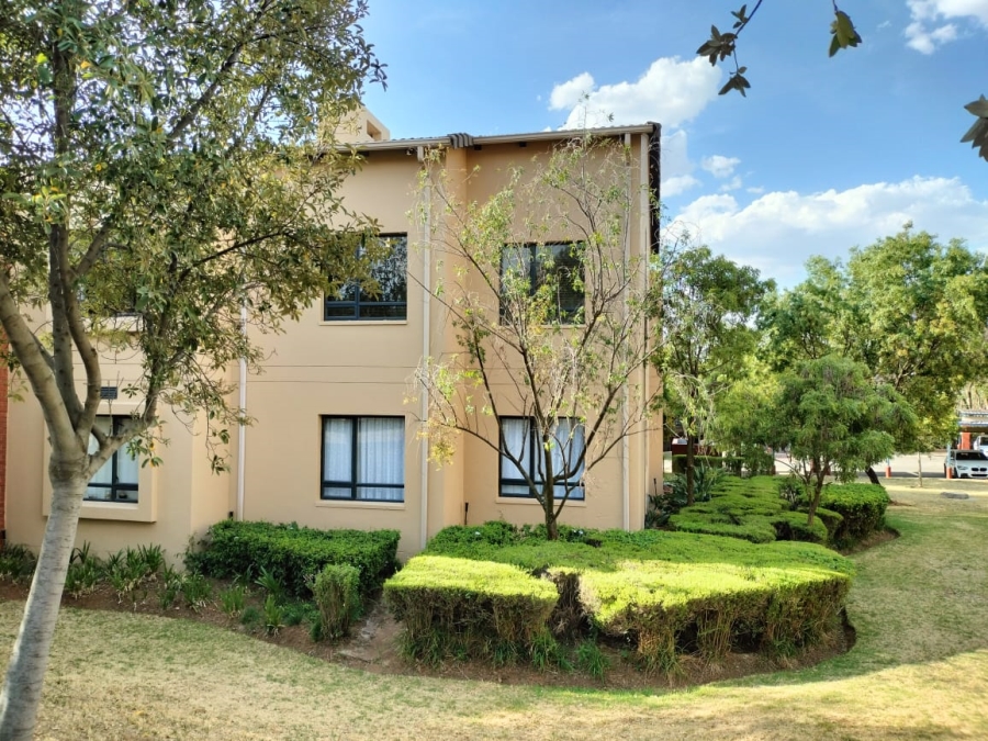 To Let 2 Bedroom Property for Rent in Jackal Creek Golf Estate Gauteng