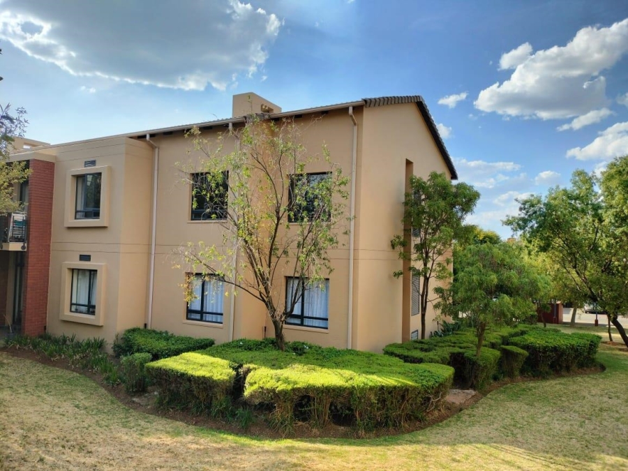 To Let 2 Bedroom Property for Rent in Jackal Creek Golf Estate Gauteng