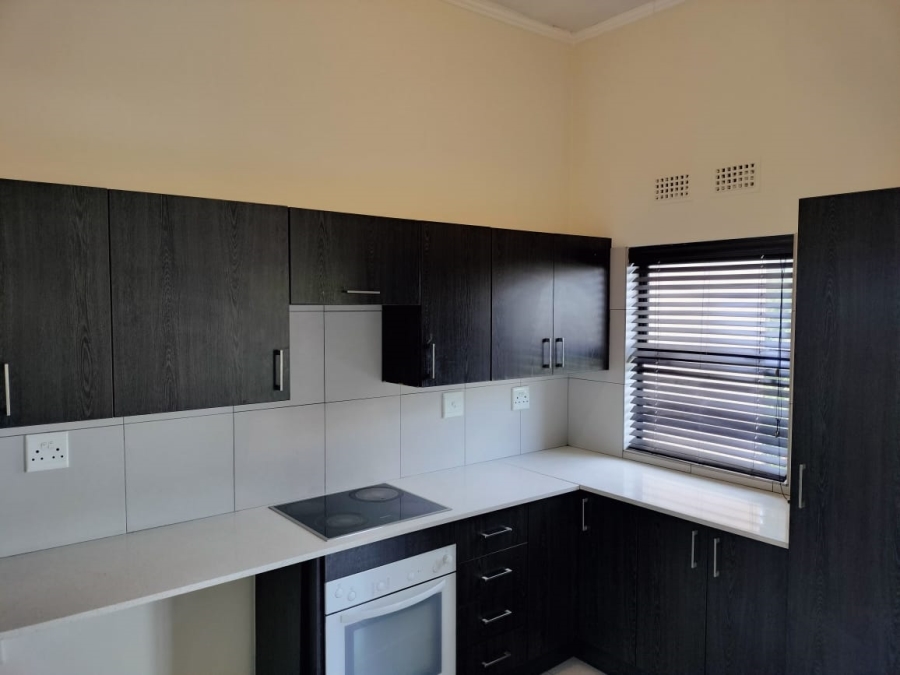 To Let 2 Bedroom Property for Rent in Jackal Creek Golf Estate Gauteng