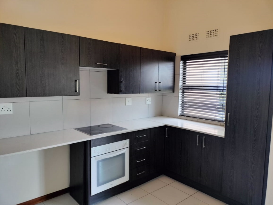 To Let 2 Bedroom Property for Rent in Jackal Creek Golf Estate Gauteng