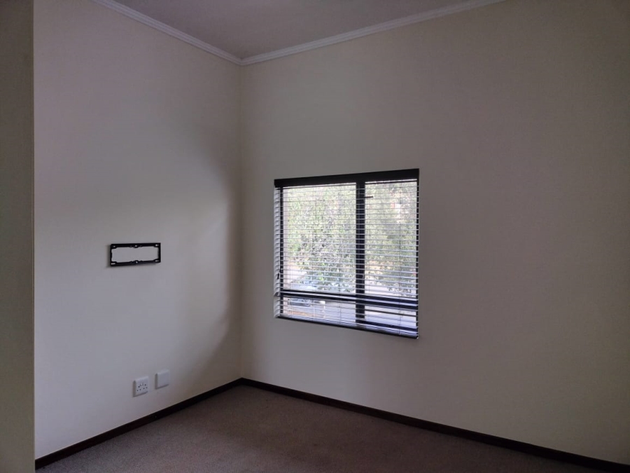 To Let 2 Bedroom Property for Rent in Jackal Creek Golf Estate Gauteng