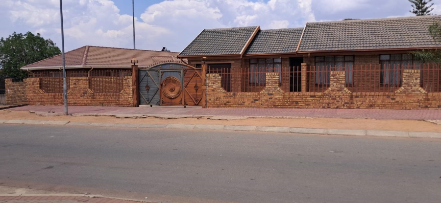 3 Bedroom Property for Sale in Soshanguve BB Gauteng