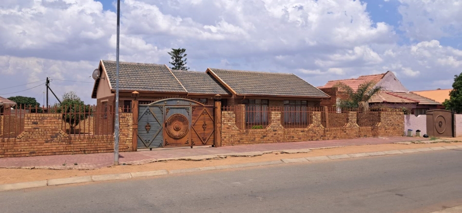 3 Bedroom Property for Sale in Soshanguve BB Gauteng