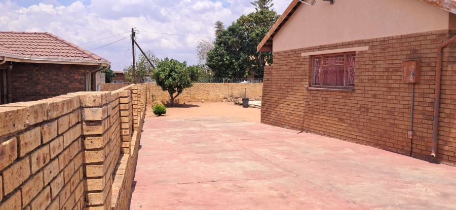 3 Bedroom Property for Sale in Soshanguve BB Gauteng