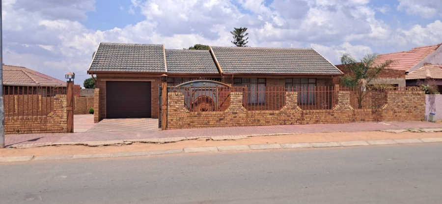 3 Bedroom Property for Sale in Soshanguve BB Gauteng