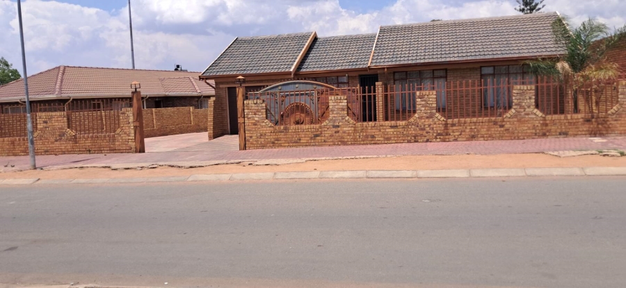 3 Bedroom Property for Sale in Soshanguve BB Gauteng