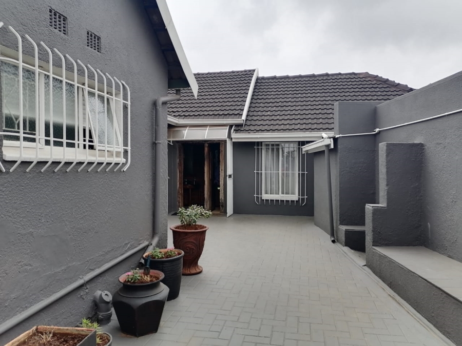 3 Bedroom Property for Sale in Birchleigh Gauteng