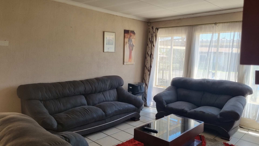 3 Bedroom Property for Sale in Rhodesfield Gauteng