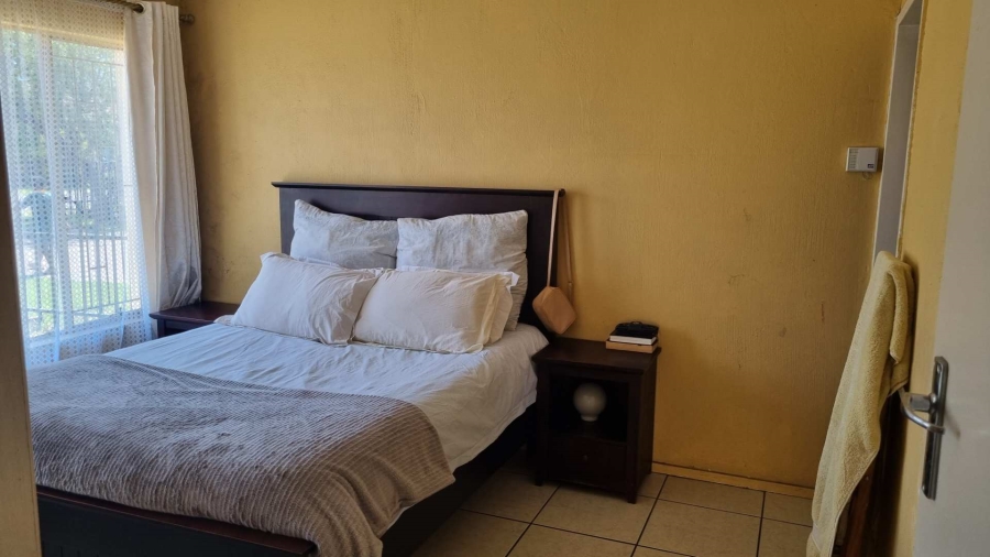 3 Bedroom Property for Sale in Rhodesfield Gauteng