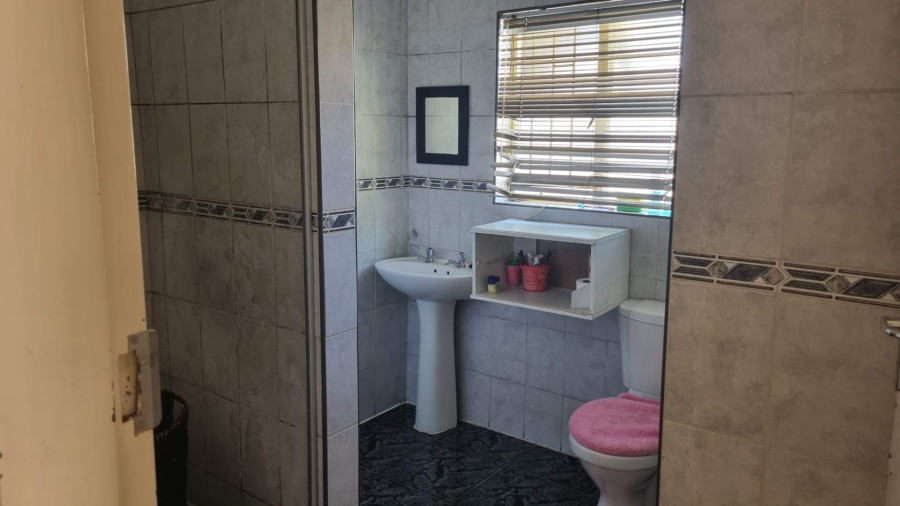 3 Bedroom Property for Sale in Rhodesfield Gauteng