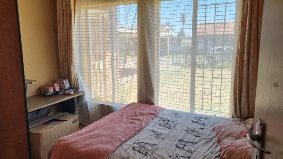 3 Bedroom Property for Sale in Rhodesfield Gauteng