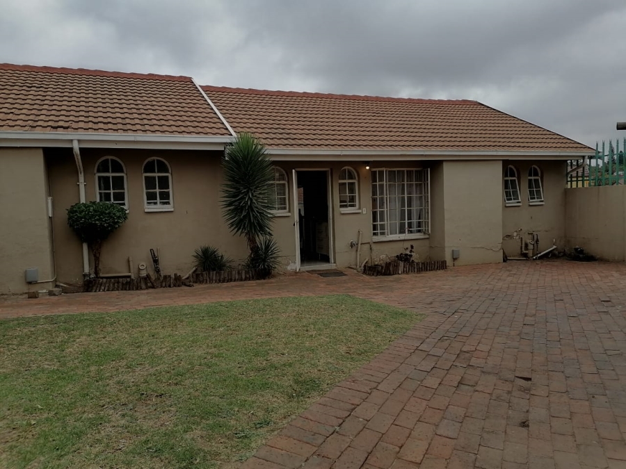 2 Bedroom Property for Sale in Norkem Park Gauteng