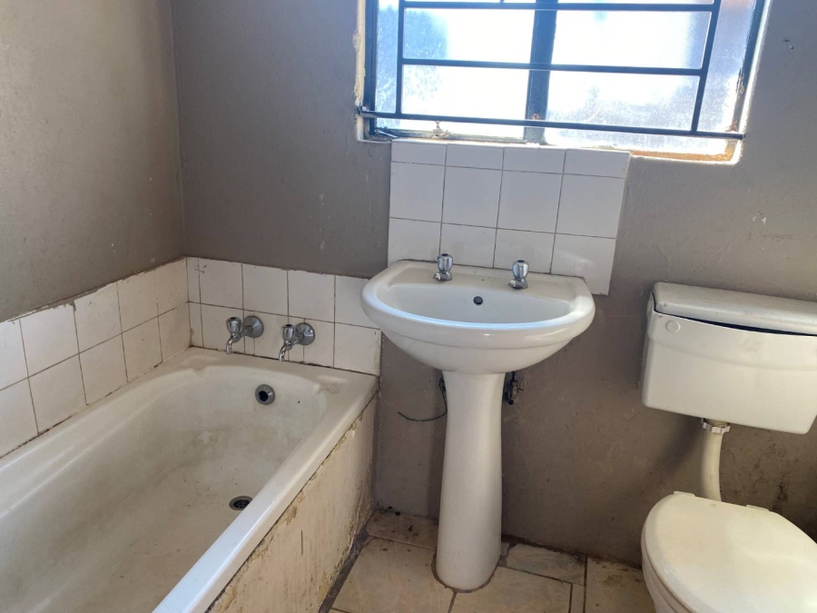 2 Bedroom Property for Sale in Protea Glen Gauteng