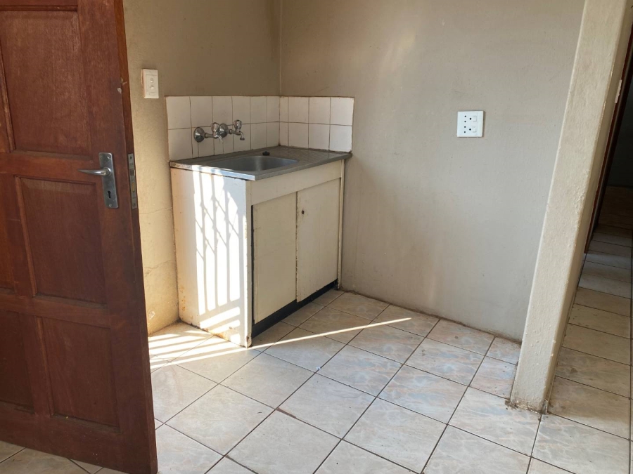 2 Bedroom Property for Sale in Protea Glen Gauteng