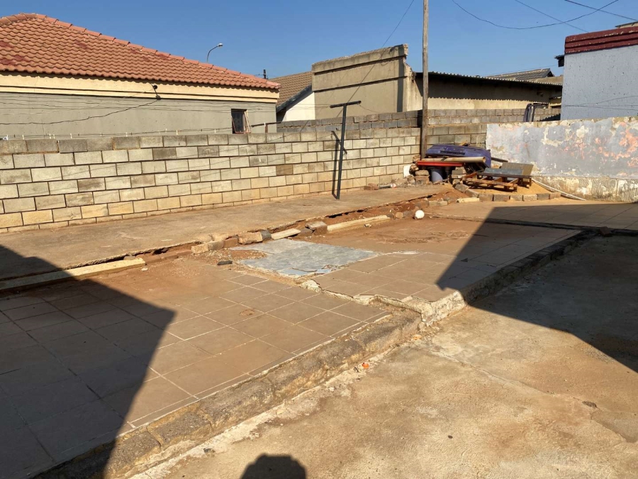 2 Bedroom Property for Sale in Protea Glen Gauteng