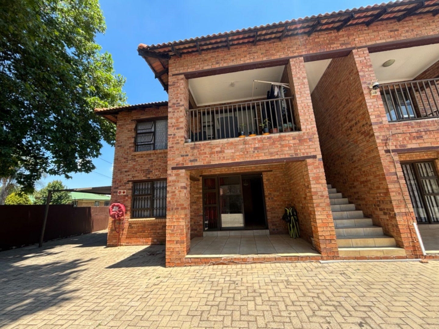 2 Bedroom Property for Sale in Florida Gauteng