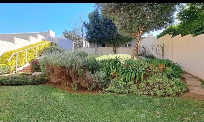 2 Bedroom Property for Sale in Kew Gauteng