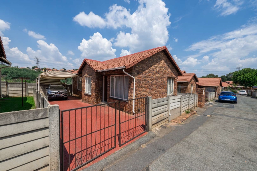 3 Bedroom Property for Sale in Mondeor Gauteng