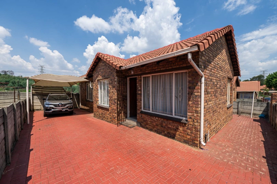 3 Bedroom Property for Sale in Mondeor Gauteng