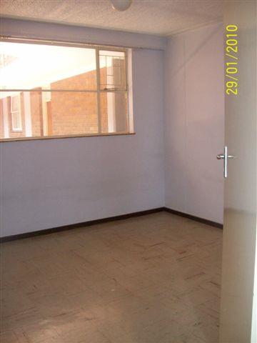 To Let 1 Bedroom Property for Rent in La Montagne Gauteng