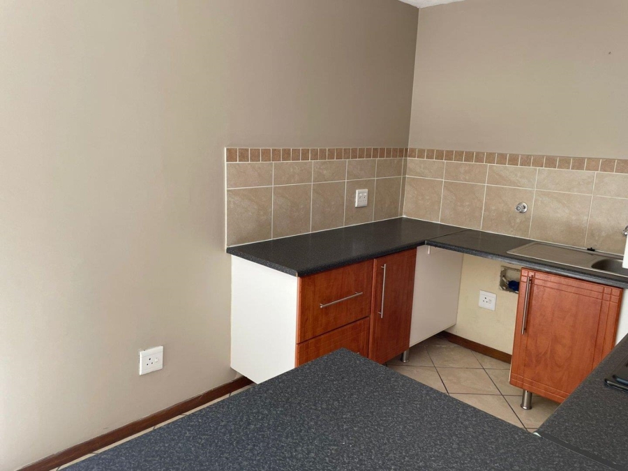 To Let 2 Bedroom Property for Rent in Noordwyk Gauteng