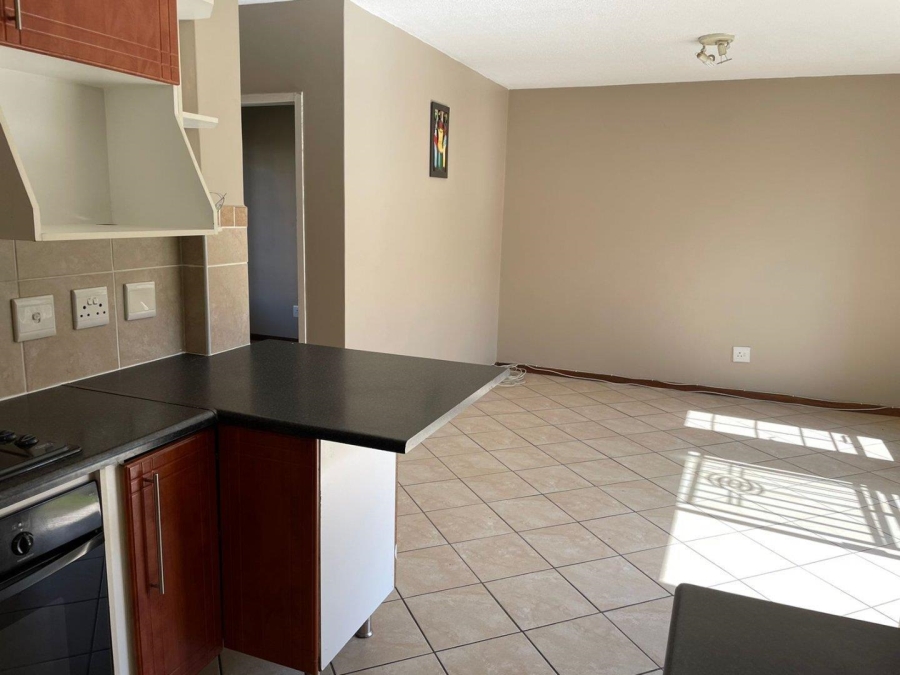 To Let 2 Bedroom Property for Rent in Noordwyk Gauteng