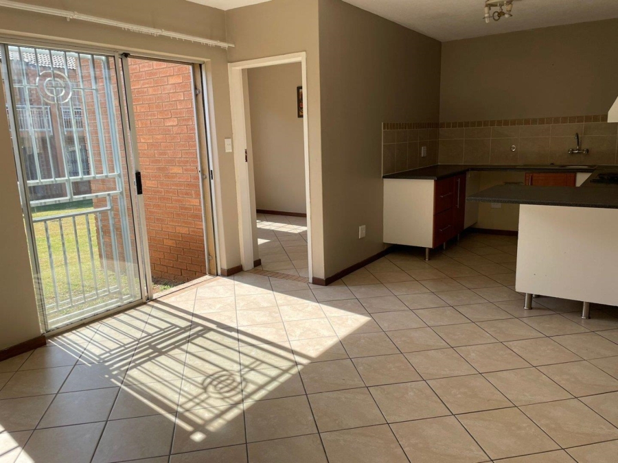 To Let 2 Bedroom Property for Rent in Noordwyk Gauteng