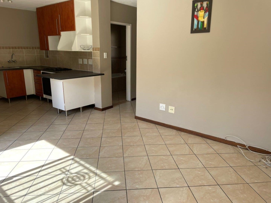 To Let 2 Bedroom Property for Rent in Noordwyk Gauteng