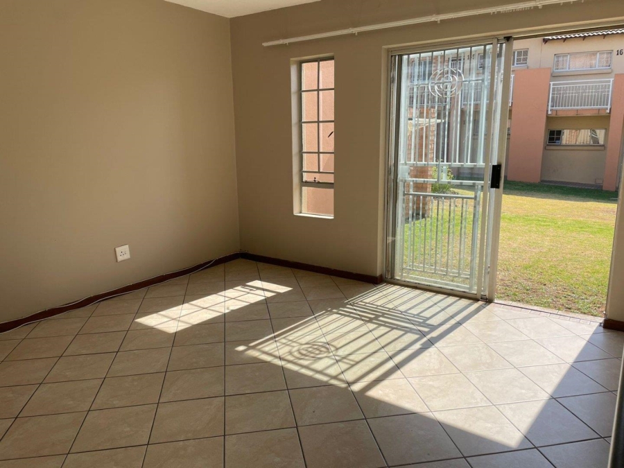 To Let 2 Bedroom Property for Rent in Noordwyk Gauteng