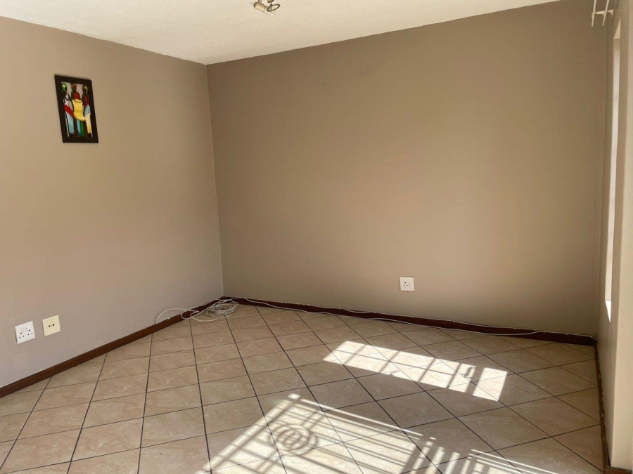 To Let 2 Bedroom Property for Rent in Noordwyk Gauteng