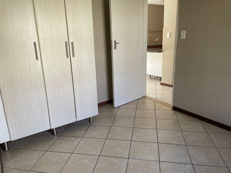 To Let 2 Bedroom Property for Rent in Noordwyk Gauteng